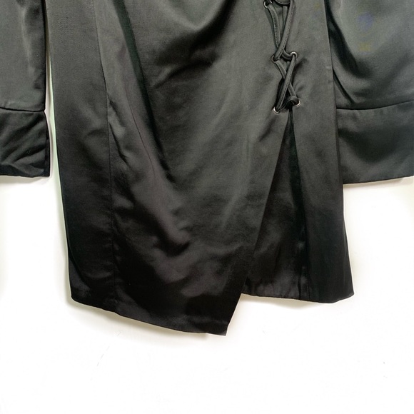 Zara black low V-neck mini dress - Picture 3 of 8